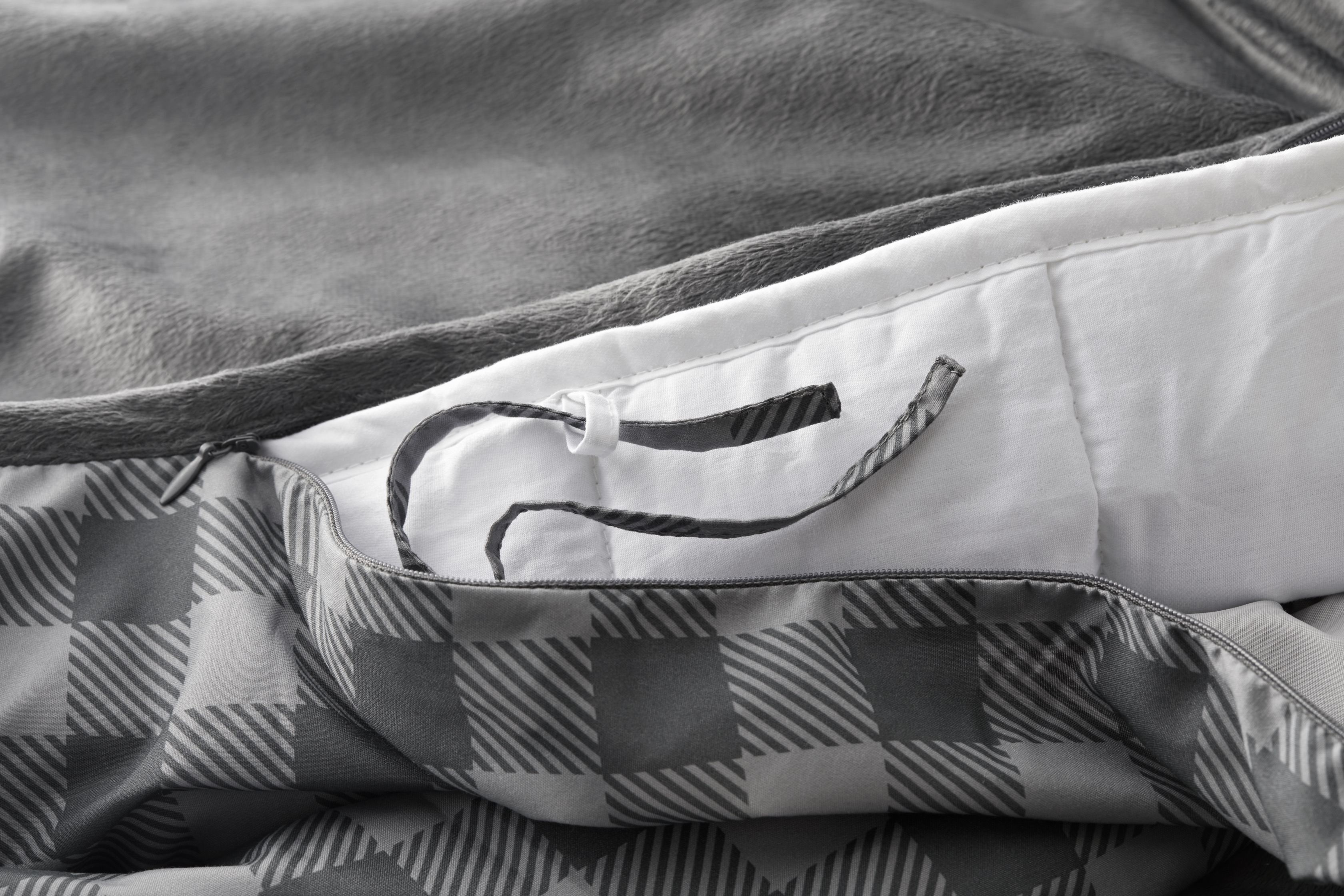 endy-weighted-blanket-cover-and-ties.jpg